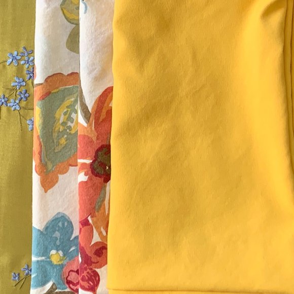 Queen Size Duvet Cover with Shams and Body Pillow Case Cover - Picture 3 of 13